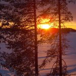 Kalevala-Sonnenuntergang-Schneelandschaft