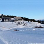 Blick auf das Fjellhotel und die Skilanglaufloipen