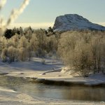 Blick übr winterliches Flusstal in Jotunheimen